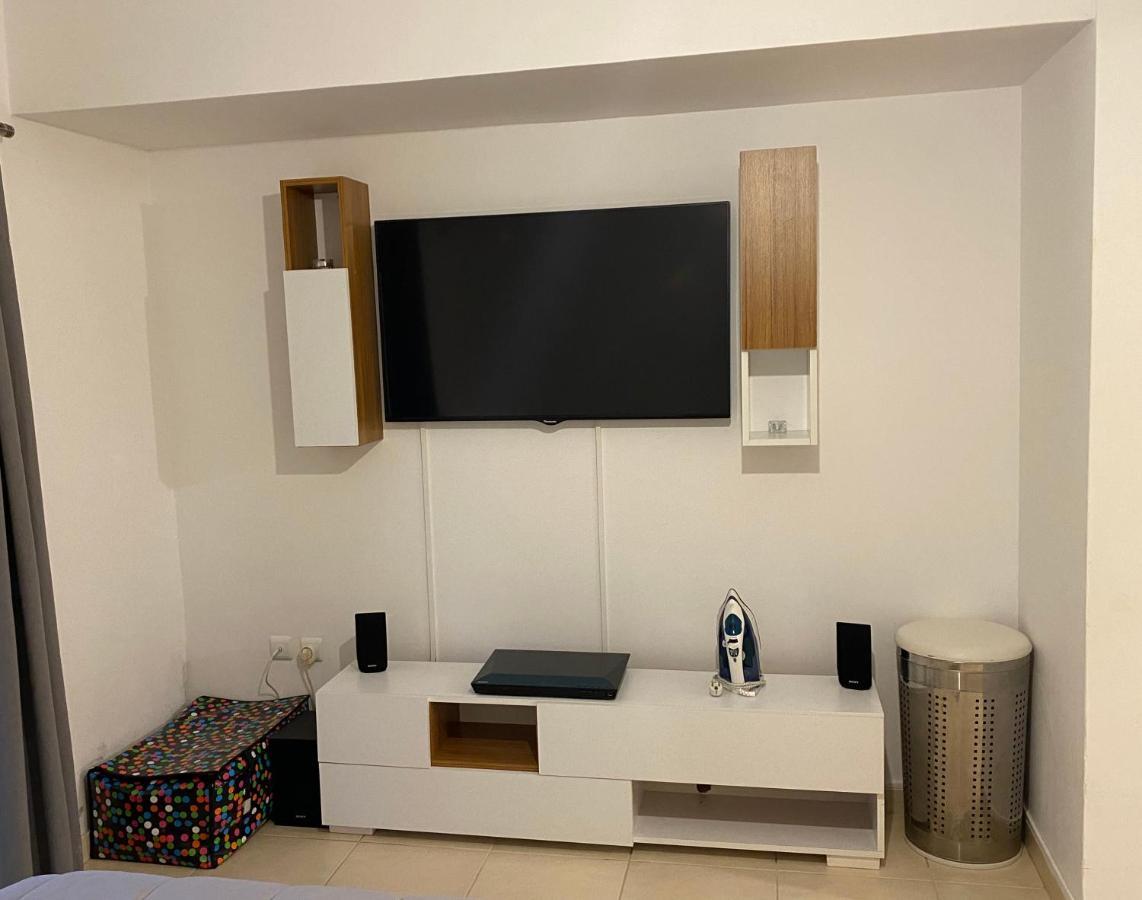 Jacuzzi Studio Close To Athens Airport!! Pallini  Exterior photo